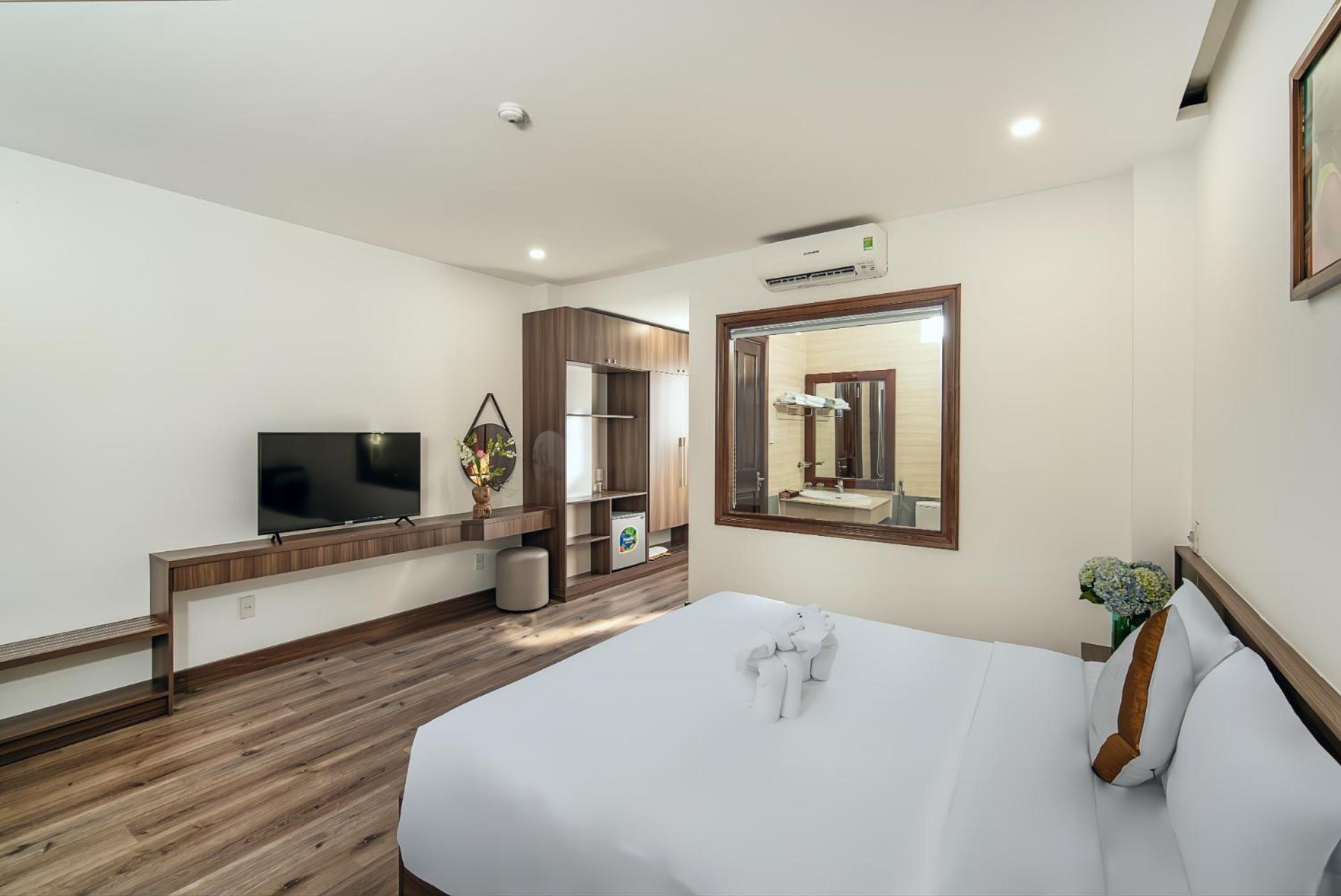 Hoang Linh Riverside Hotel Danang Exterior photo